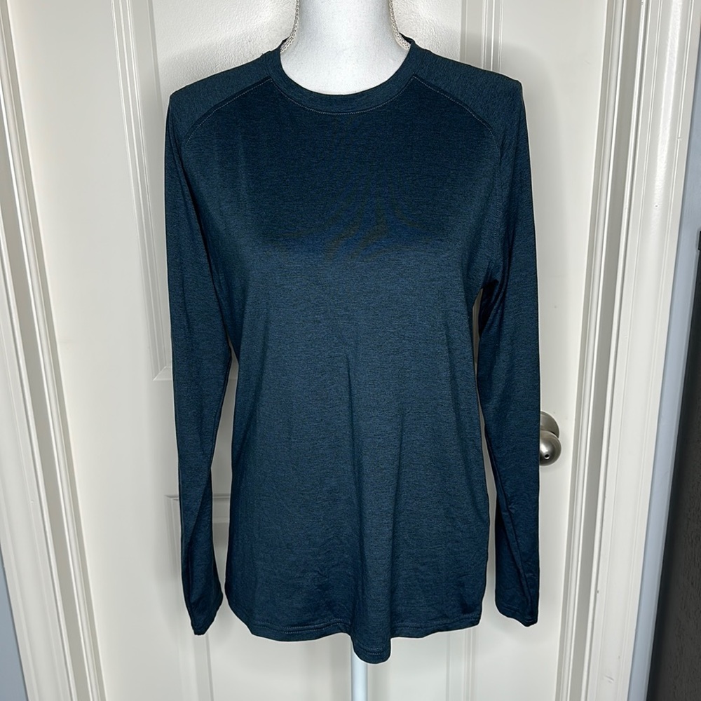 NWOT Algo performance shirt size Small